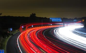 Jakim motorem można jeździć po autostradzie?